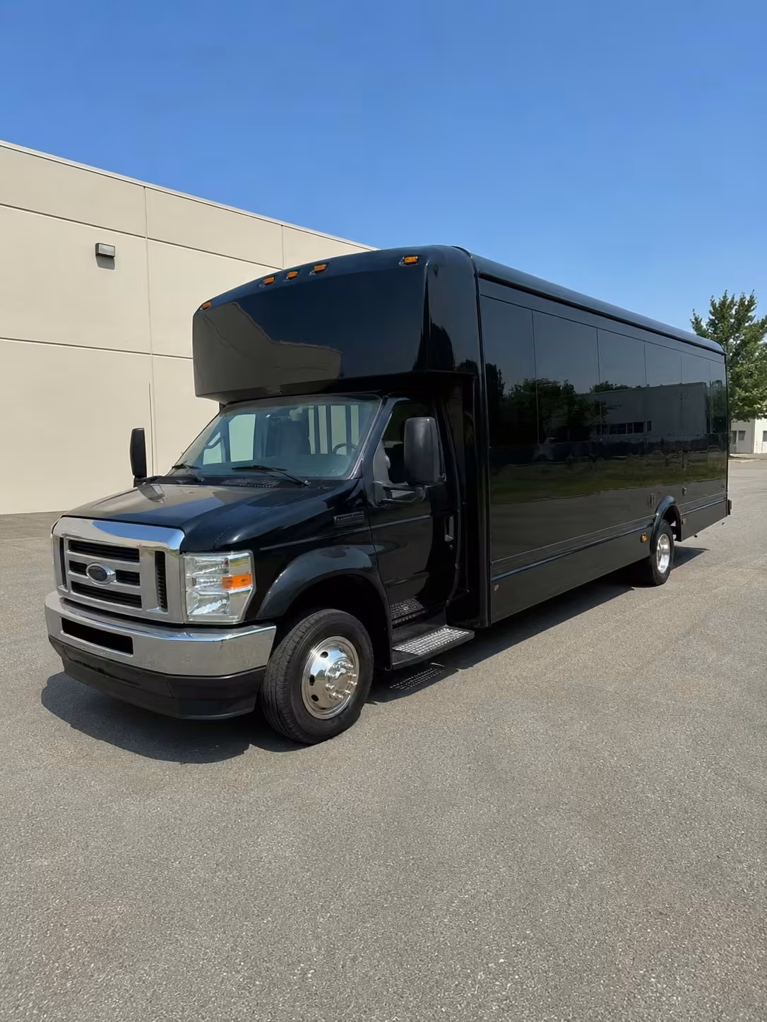 25 passenger party bus